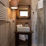 Niedzwiedzia Garden Sauna 住宿加早餐酒店 波罗宁