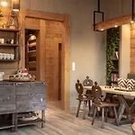 Niedzwiedzia Garden Sauna 住宿加早餐酒店 3*