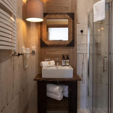 Niedzwiedzia Garden & Sauna Bed & Breakfast Poronin