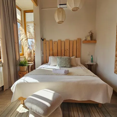 Niedzwiedzia Garden & Sauna 포로닌