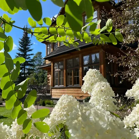 לינה וארוחת בוקר Niedzwiedzia Garden & Sauna