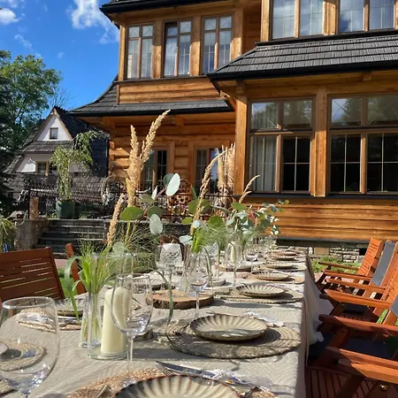 לינה וארוחת בוקר Niedzwiedzia Garden & Sauna פורונין
