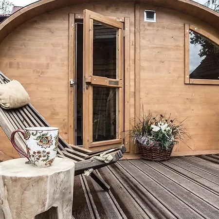 B&B Niedzwiedzia Garden & Sauna 포로닌